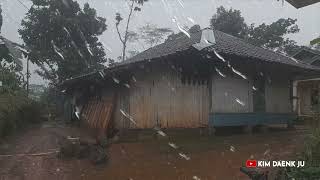 Tidurlah dengan guntur dan suara hujan #hujan #hujanderas #hujanlebat