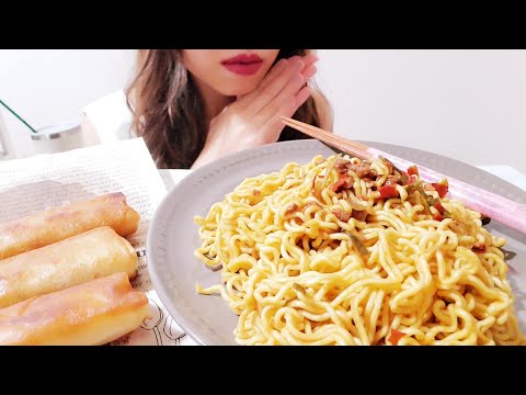 ASMR 咀嚼音|台湾ラーメンと春巻🍜モッパン/egg rolls,hot spicy noodles,fideos picantes calientes, Japanese,mukbang