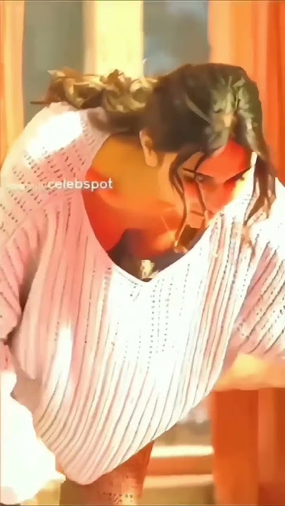 Kangana Ranaut NIPPLE SLIP! (NEW2023)