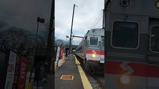 #SEPTA Comet Arriving at Noble Station #train