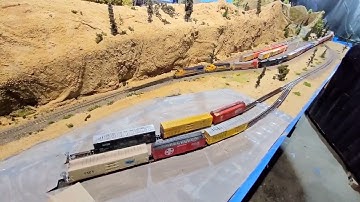 Tehachapi loop,  Caliente, Cable, Monolith and Tunnels 16/17 on 4 HCDs in N scale.