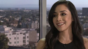 Does Aimee Garcia speak Spanish?