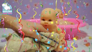 Baby Doll Bath Toys And Surprise Eggs Play - Baby Doll Bubbles Bath