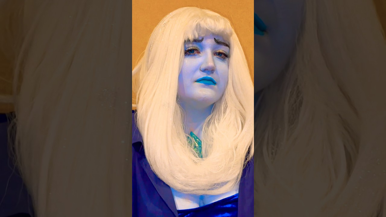 Потрясающий косплей Ледяной Королевы! 