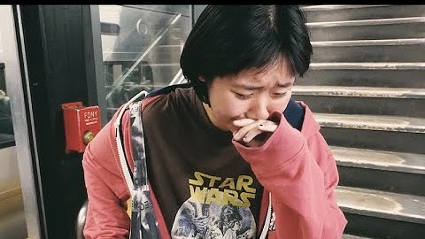 NYU 1MIN short film-She Needs a Hug