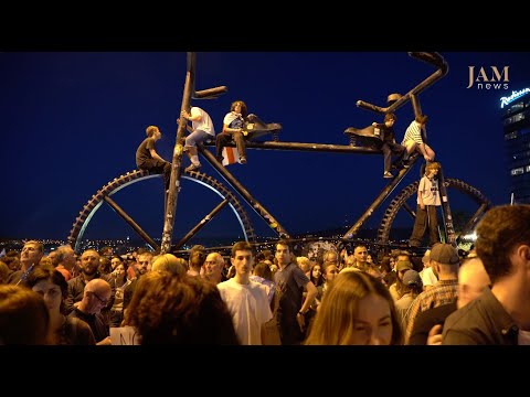 "Будущее Грузии - в Европе, нет России" - 120 тысяч протестуют в Тбилиси против закона об иноагентах