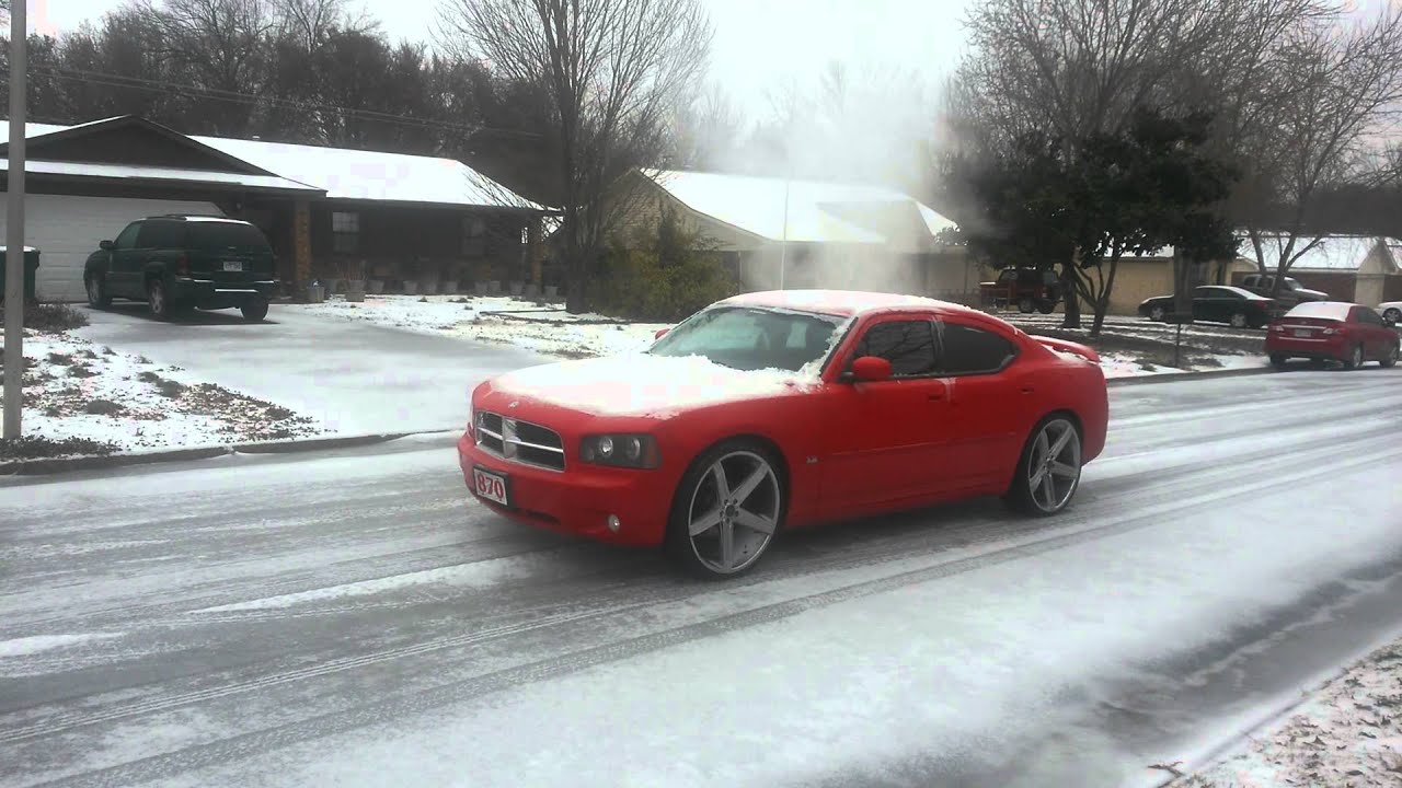 Dodge charger snow play - YouTube