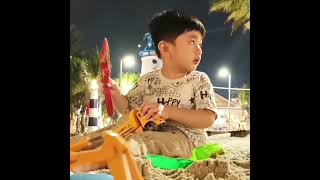 Sandy Night, Winged Stars: When Planes Tear Up the Night Sky, a Little Boy 🙀🙀 screenshot 1