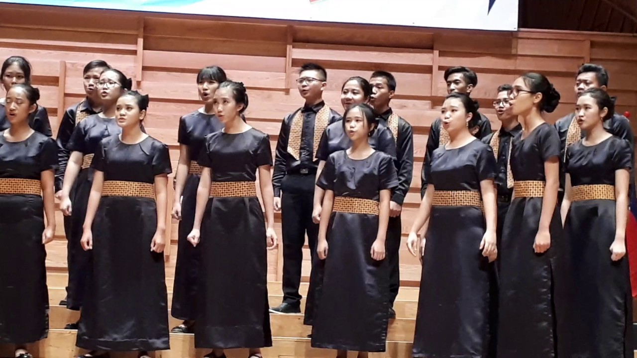 Loyola Voices performance Pujilah Tuhan - Budi Susanto Yohanes