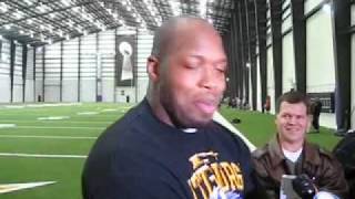 Terrell Suggs gives Pittsburgh Steelers the finger