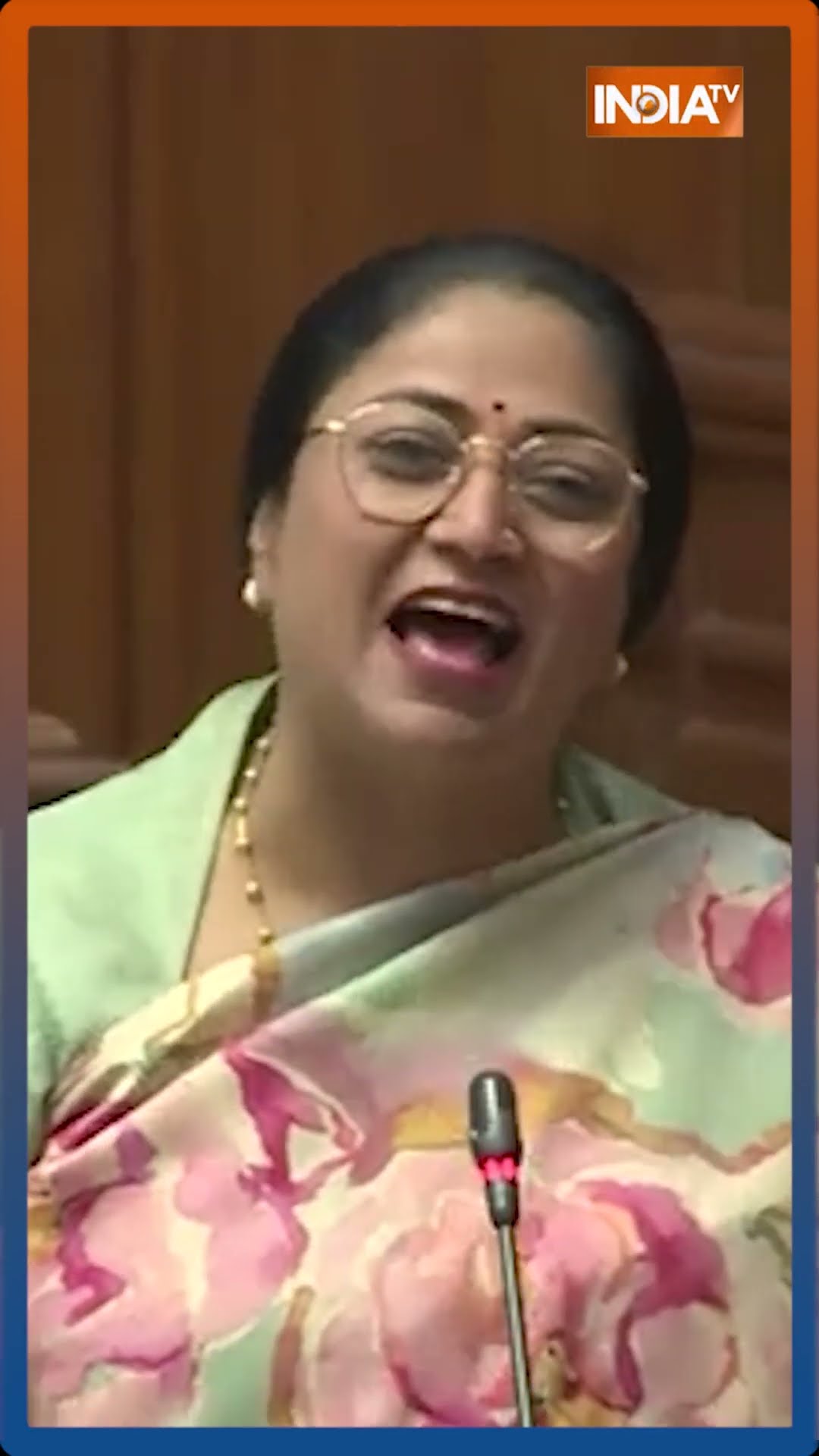 #cmrekhagupta ने #atishi को बताया बहन कहा 'आप केजरीवाल की इतनी साइड ना लीजिए' #shorts