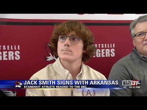 Jack Smith signs with Arkansas Baseball