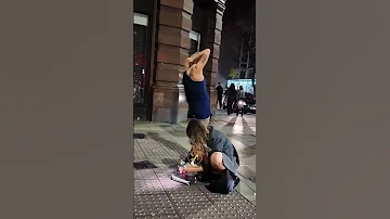 الحياة الليلية للسيدات العازبات في مانشستر بعد منتصف الليل Streetparty Streetstyle Viralshort 