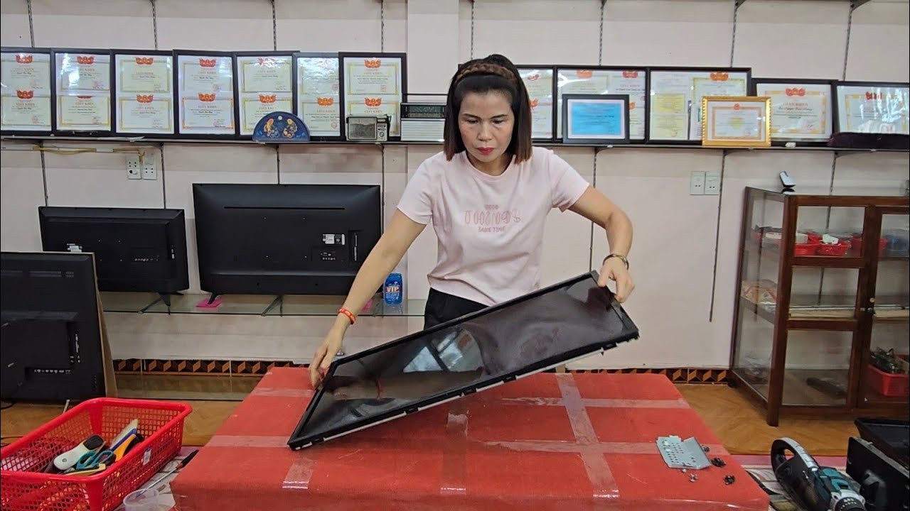 Repairing a broken LED backlight on an LG 32-inch TV / Hải daily life ...
