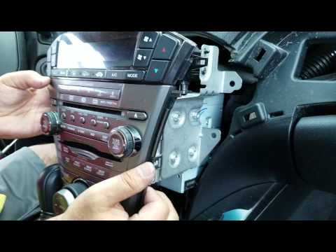 मरम्मत के लिए Acura MDX 2009 से रेडियो / नेविगेशन / सीडी डीवीडी प्लेयर कैसे निकालें।