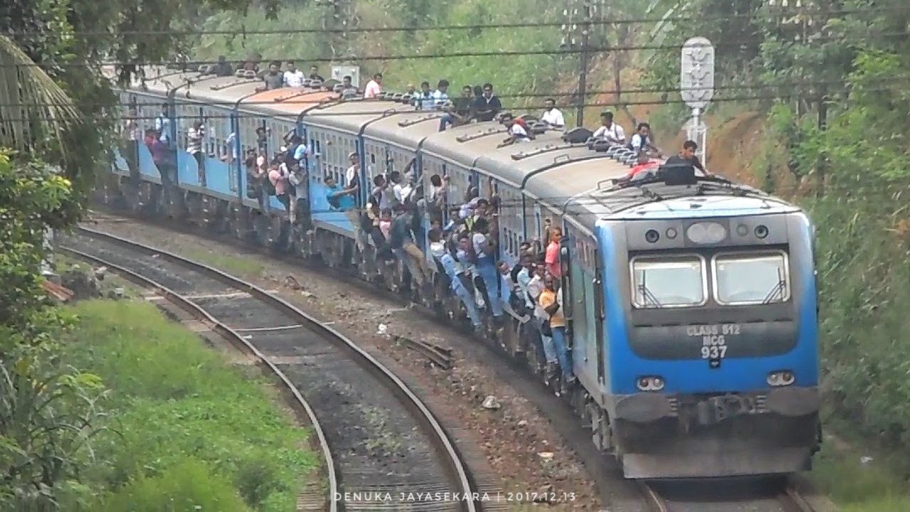 SLR | TRAIN STRIKE Day | Fully Crowded Trains - YouTube