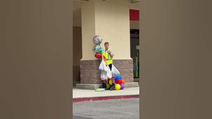 Struggling single Father brings his son's birthday presents home on roller skates ❤️