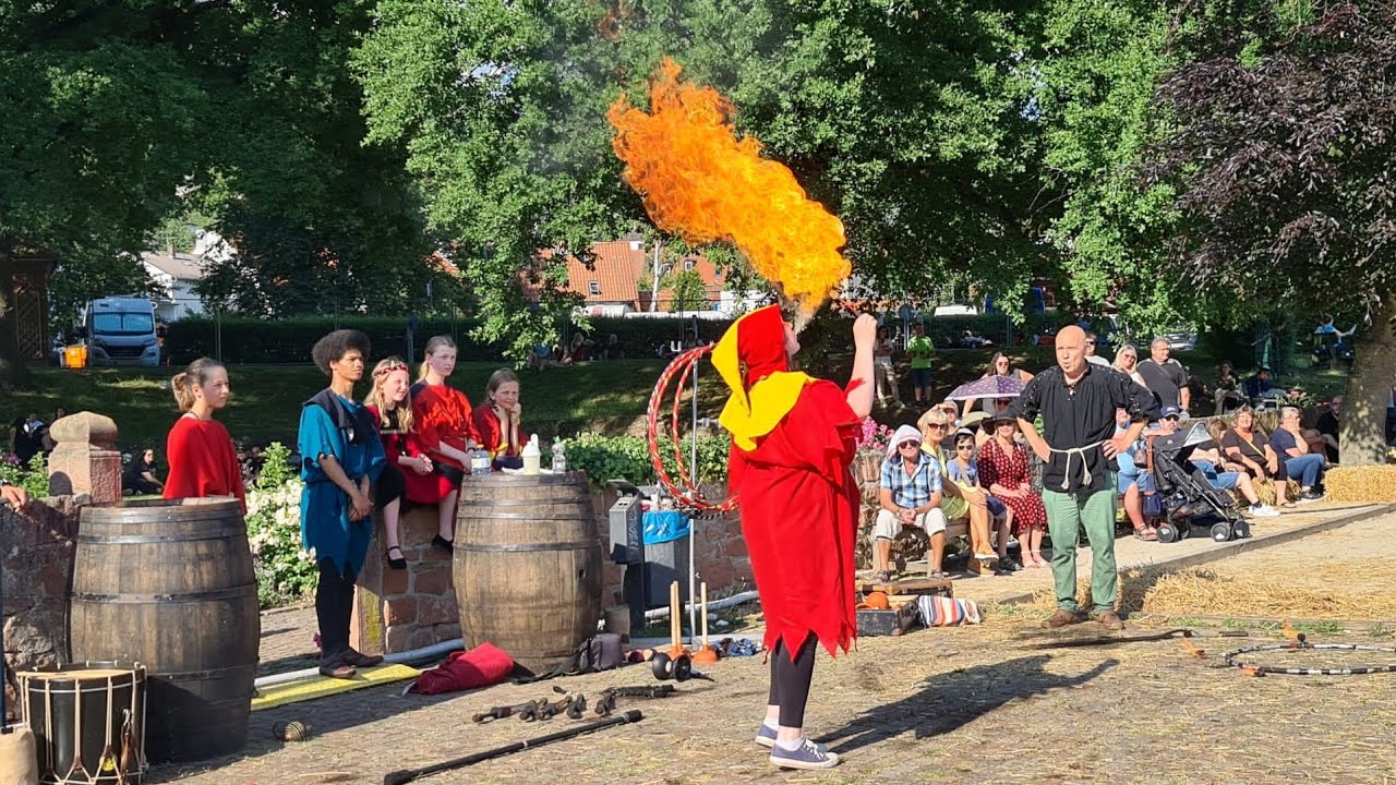 Moving Artists als "Die Gaukler" beim Jubiläumsmarkt "850 Jahre Stadtrechte Gelnhausen"