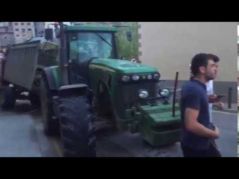 Vídeo: Rodes De Bricolatge Per A Un Tractor A Peu De Roda: Rodes De Suport Fabricades Per 