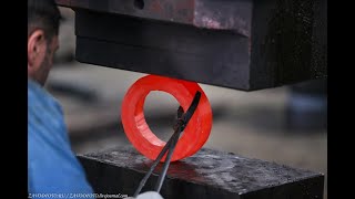 Заглянул в кузнечно-прессовый цех на Заводе им. Гаджиева