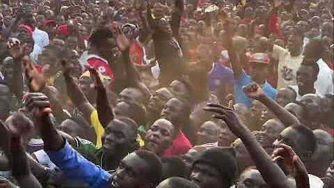 Gravity omutujju performing Embaga ya Isma N'amina #gravityomutujju #duet