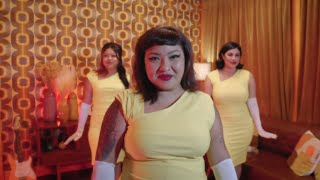 Elvia Cadena - The Shoop Shoop Song (it&#39;s in his kiss) [Official Video]