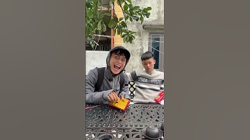 Muk bang bánh đậu xanh cùng Hoàng Mobi