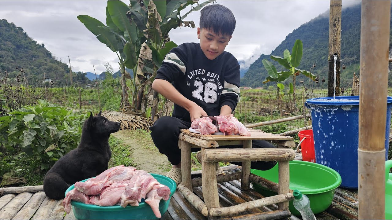 How Nam's Makes Smoked Pork - Cook a Delicious Meal for Nam's and Lulu