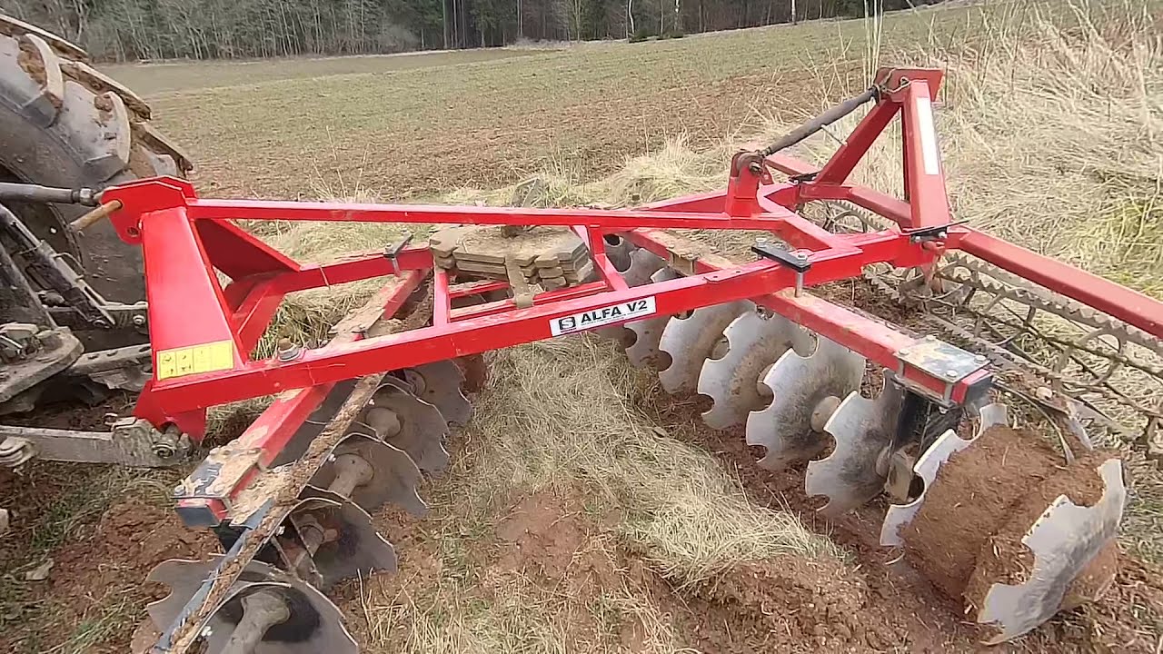 Ursus c 392 i talerzówka Strumyk 2.4. Uprawa pod owies