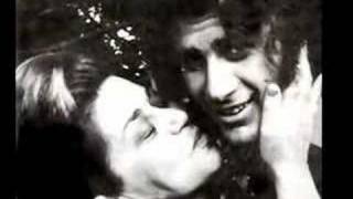 Video thumbnail of "Mike Brant Elle a gardé ses yeux d'enfant  עיניה נשארו עיני"