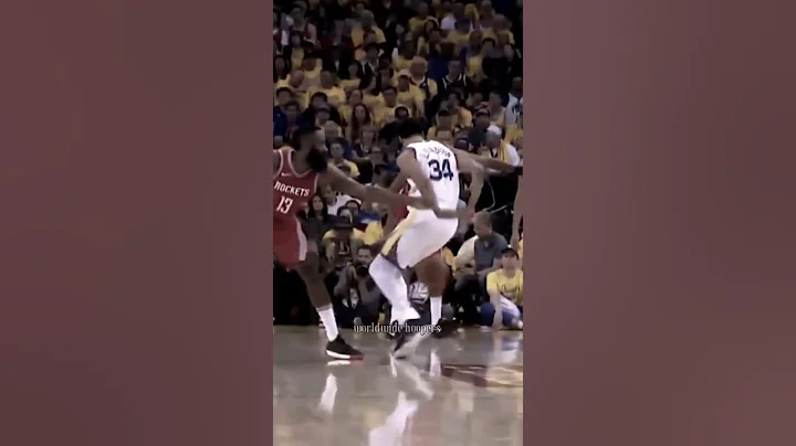 Shaun Livingston teaches James harden how to crossover