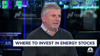 Energy stocks are still attractive despite crude oil pressures, says top analyst Paul Sankey