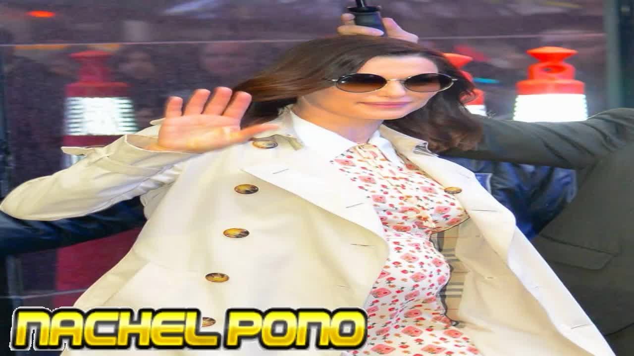 Daniel Craig's wife Rachel Weisz shows off blossoming baby bump