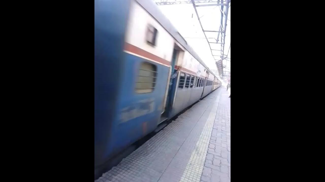 2 hours+ late running Mumbai CSMT - Kolhapur Koyna Express aggressively ...