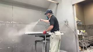 【作業動画】筐体部品への溶剤塗装吹き付け
