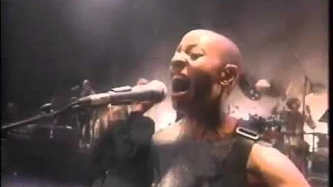 David Bowie & Gail Ann Dorsey   Under Pressure