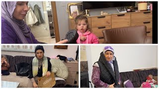 TETKE S OBRAZOM DOŠLE: Fatima i Nejla donijele poklone. 326/365