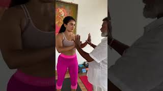 how to do Mukta Hasta Sirsasana || मुक्ता हस्ता सिरसासन केसे करे || best' techniqu #shorts #trending screenshot 3