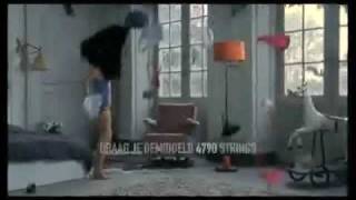 Download Lagu In je leven zie je gemiddeld 2348 Lactacyd commercials... MP3