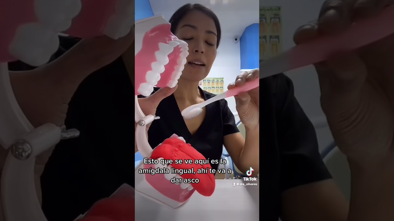 Siento que vomito  cuando me cepillo la lengua