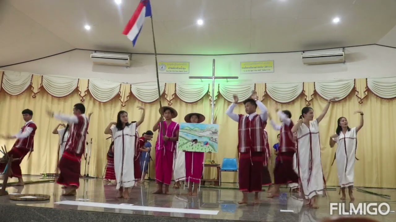 Karen Traditional dance by HLTS group 2