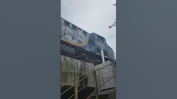 CSX 1776 stopped above i-10 bridge #csx #honoringveterans #trackside