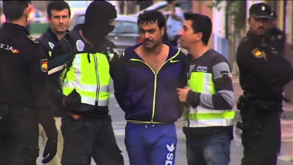 24/11/2014 Dos hombres detenidos por tirotear, presuntamente, a dos personas en la noche del Viernes