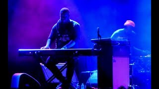 Robert Glasper 'Everything's Beautiful' Tribute to Miles Davis - Bitches Brew