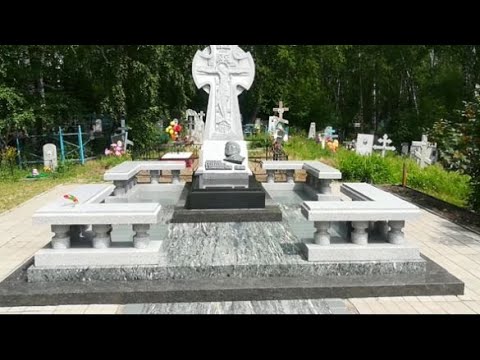 Алтайский край, пос. Верх-Обский. На могиле Михаила Евдокимова