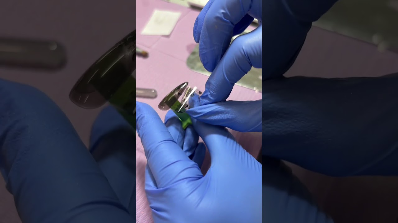 you could even make these valentines nails! 