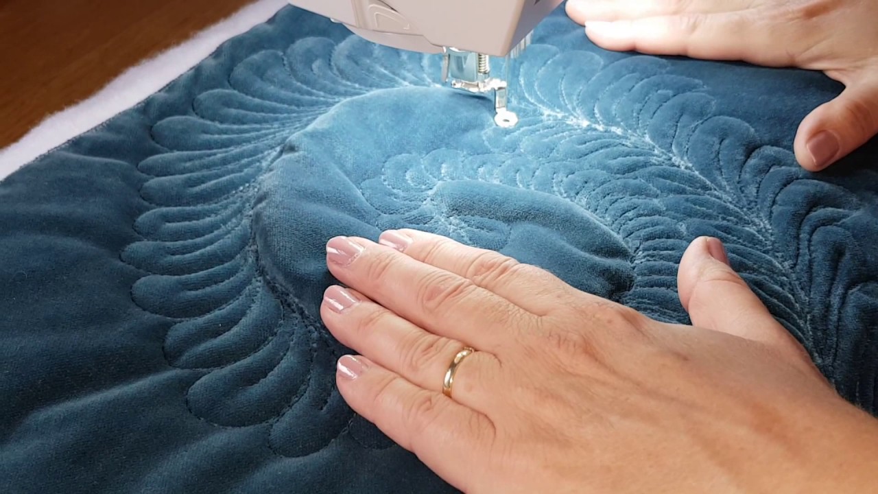 Vrije hand quilten Free motion quilting feather Bernina by Angeline