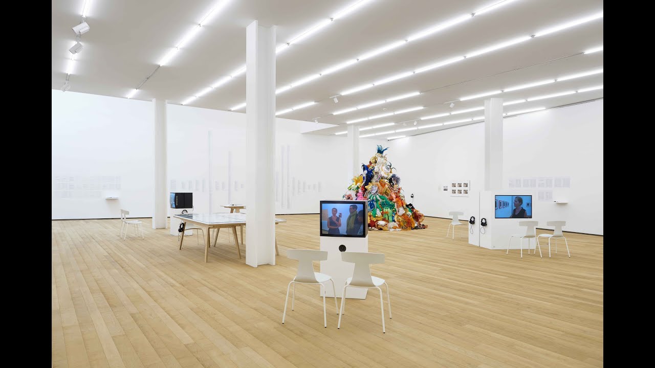 Exhibition's teaser «I just don't like eggs!» Andrea Fraser on collectors, collecting, collections