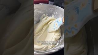 Upgraded cream cheese frosting #recipe #creamcheesefrosting #cakedecorating #shorts