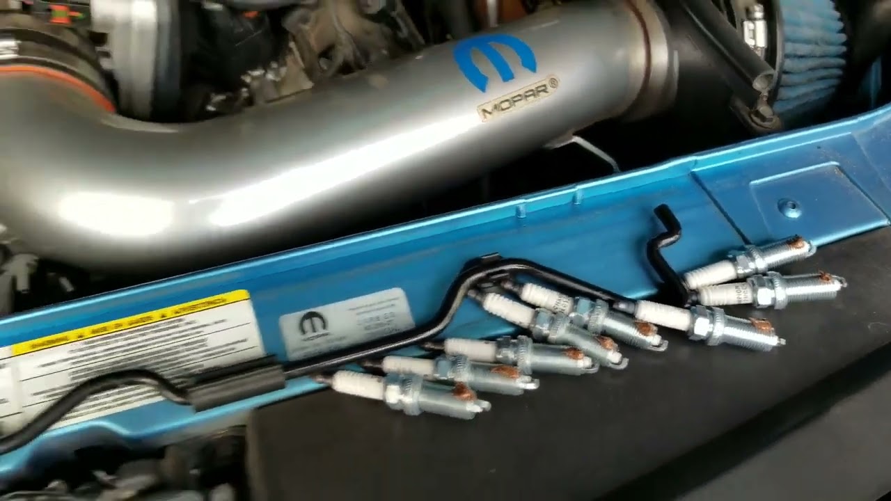 Removing Spark Plugs Trick  HEMI 5 7l